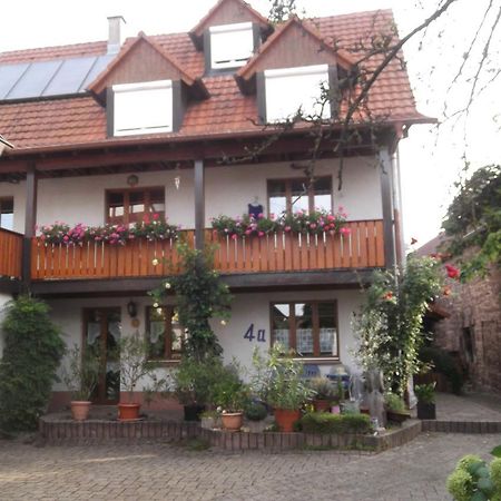 Galerie Ueber Den Gaerten Herbolzheim Bagian luar foto