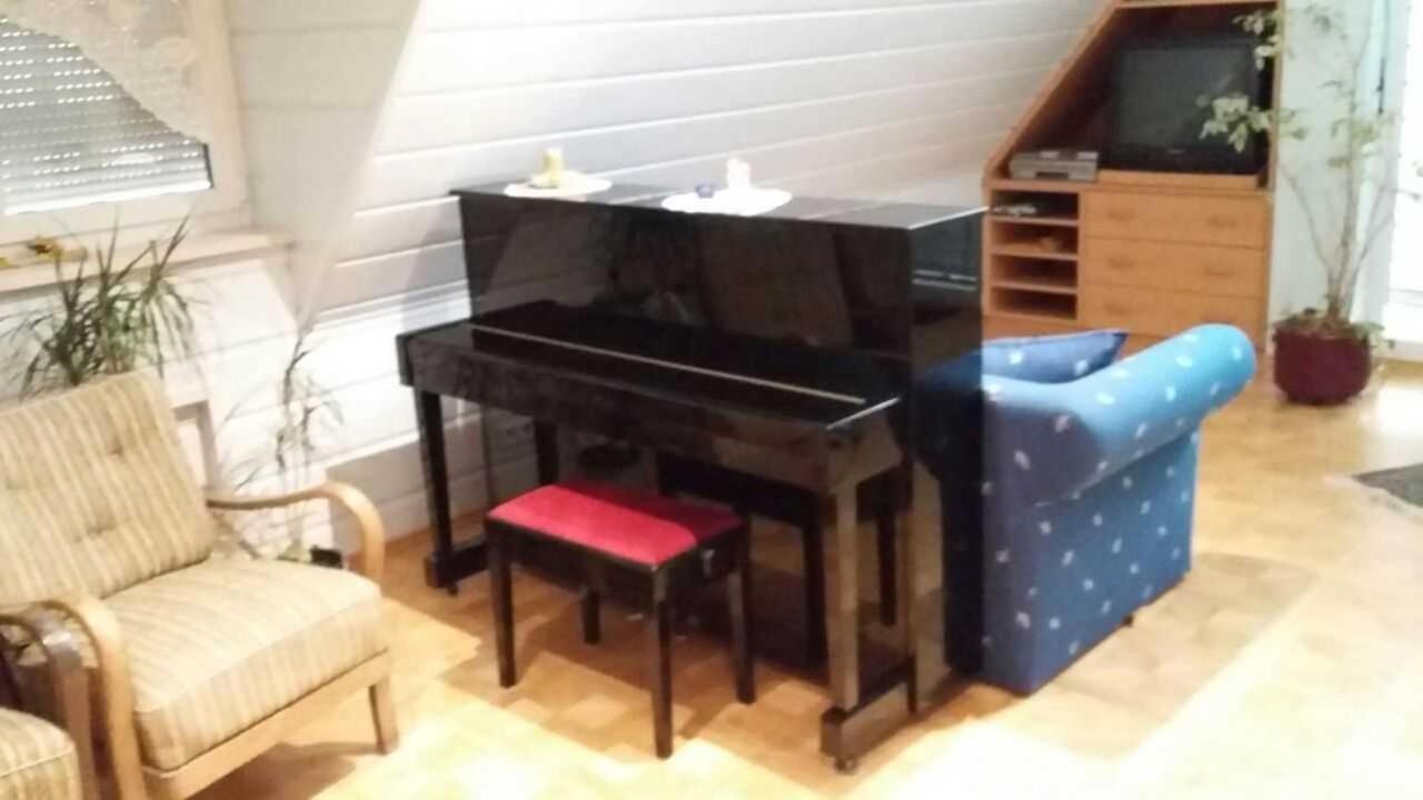 Galerie Ueber Den Gaerten Herbolzheim Bagian luar foto